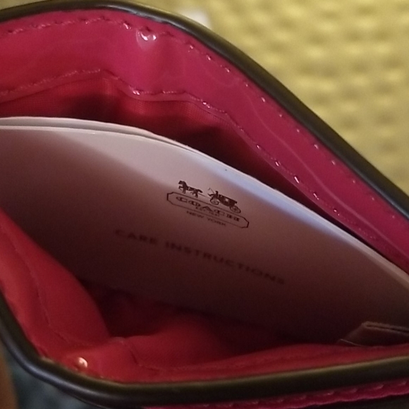 Coach Fuchsia  Patent Leather Credit Card Case - Picture 3 of 3